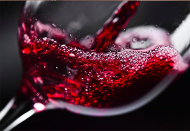 Красное вино укрепляет десны